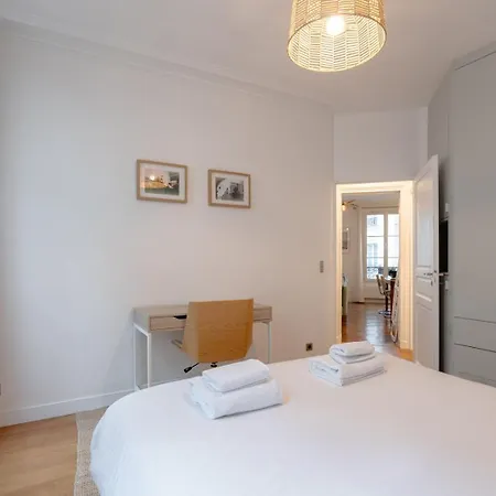 Appartamento Sophisticated 2br - Steps To Station Parigi