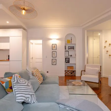 Sophisticated 2br - Steps To Station Apartment Paris